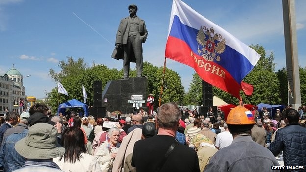 Protesters in Eastern Ukraine want federalisation - ảnh 1